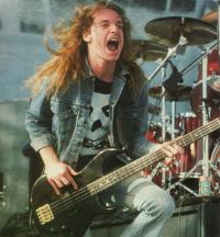 Cliff Burton de Metallica