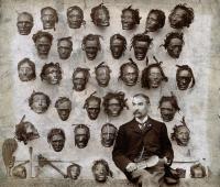 Cabezas de maoríes en exposición 
